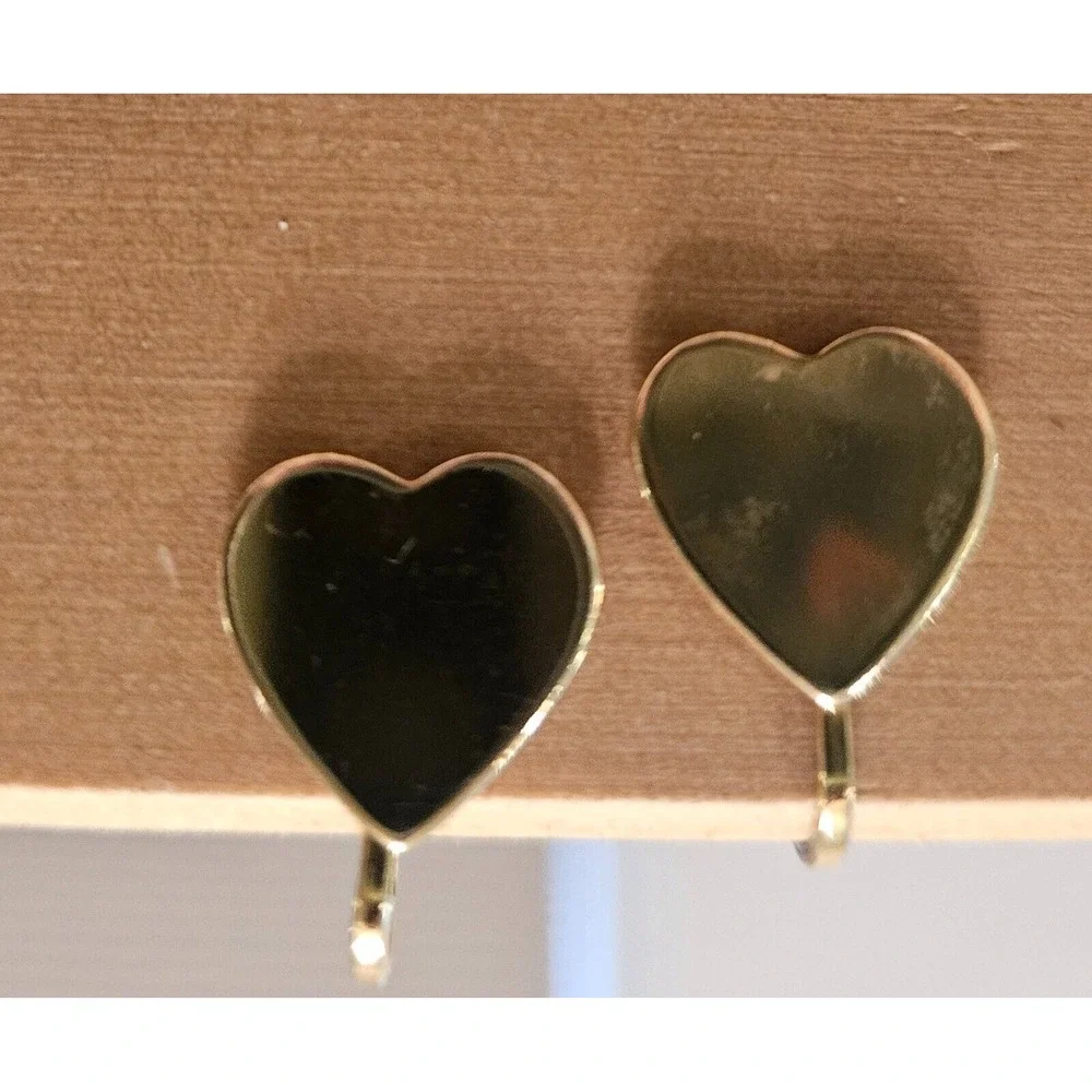 Heart Clip On Earrings Gold Tone Non‎ Pierced Earrings Minimalist Style